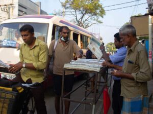 Elderly Sri Lankans Feel the Brunt of the Newspaper Decline