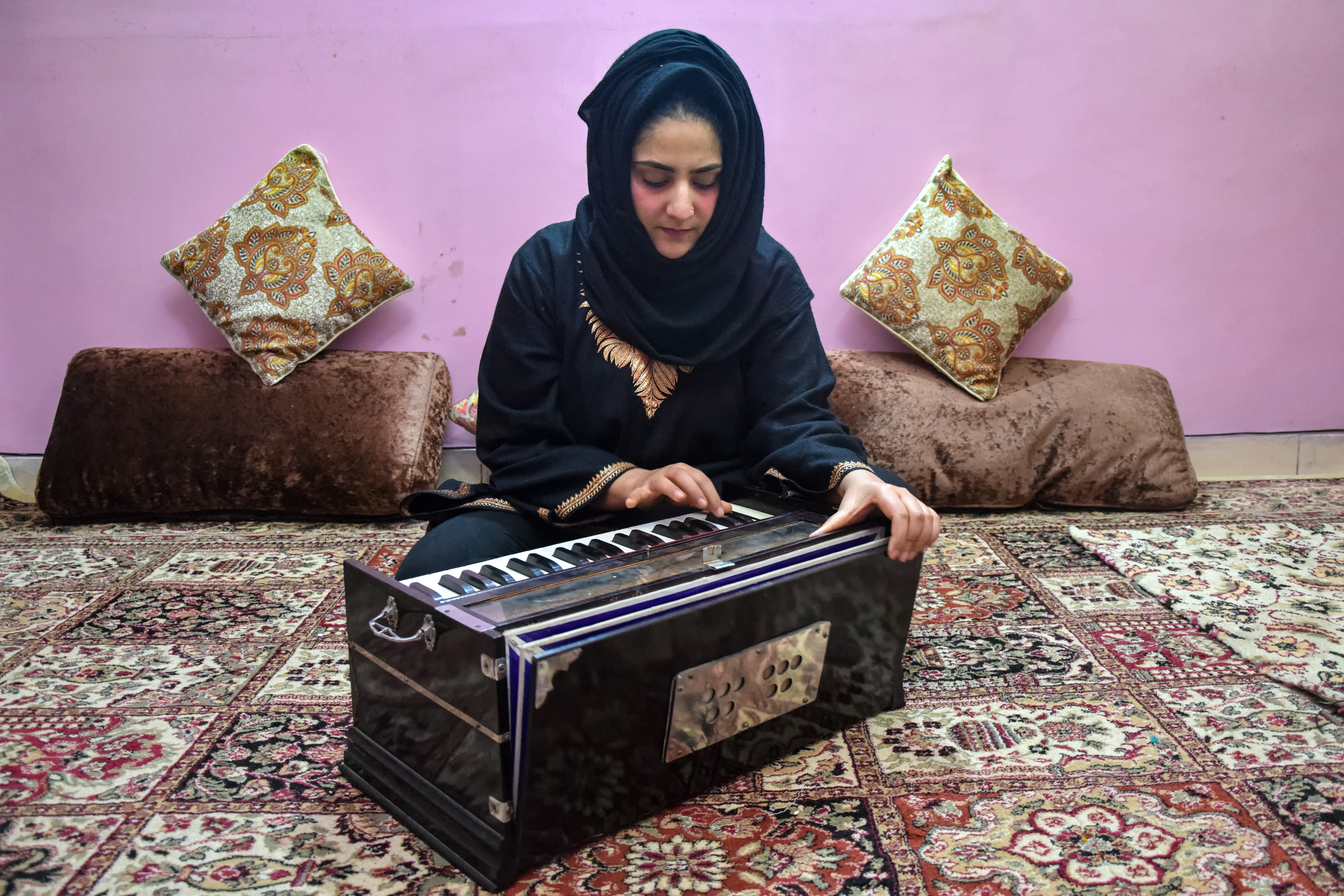 Female Kashmiri Artists Take Their Talents Elsewhere