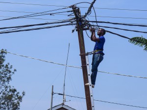 Some Benefit as DRC’s Electric Utility Faces Competition