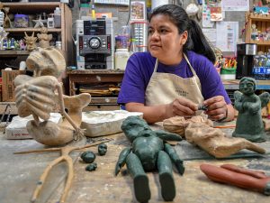 Facing Stiff Competition From China, Mexican Handcrafters Respond With Innovation