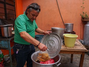 With Holy Week Festivities Canceled, Chiapas Food Vendors Scramble to Recover