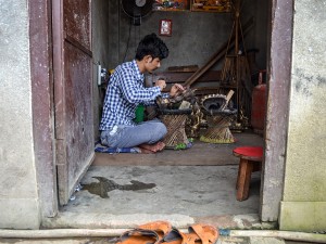 Sharing Secrets: Nepalese Statue-Making Caste Trains Newcomers in Traditional Art