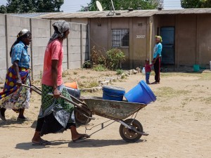 Residents of Zimbabwe Suburbs Scramble for Water as City Infrastructure Falters