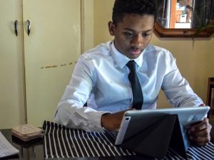 Tablet Could Help Fix Textbook Shortage in Zimbabwe’s Schools
